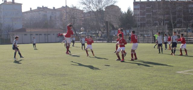 Altınova Spor'dan çifte Galibiyet